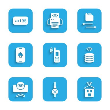 Mobil kablosuz bağlantıyı ayarla, ses sistemi yok, akıllı ev, veri sunucusu, TV sistemi, bulut teknolojisi, transfer dosyaları ve 5G internet simgesi. Vektör