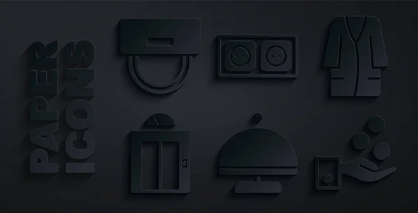 Set Täckt med bricka, Badrock, Hiss, Betala tips, eluttag och Bellboy hatt ikon. Vektor — Stock vektor