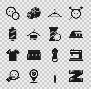 Teyp ölçüsü, dikiş makinesi, elektrikli ütü, askı dolabı, iplik, düğme ve simgeyi ayarla. Vektör