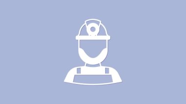 Mor arka planda izole edilmiş bir kask ikonu içindeki beyaz madenci. 4K Video hareketli grafik canlandırması