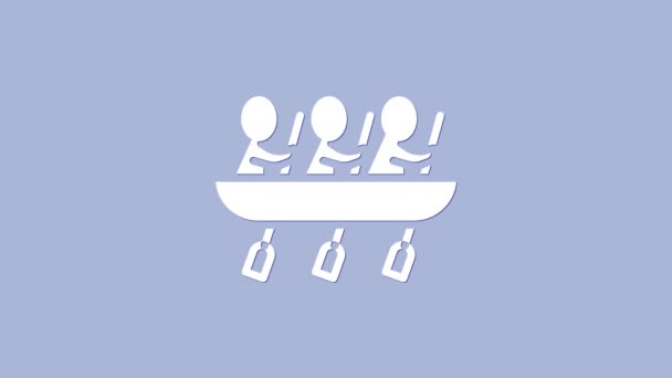 Bílá kanoe veslařský tým sportovní ikona izolované na fialovém pozadí. Tři atleti s vesly veslaři na lodi. Koncept týmové práce. Grafická animace pohybu videa 4K — Stock video