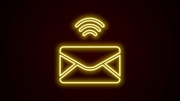 Línea de neón brillante Icono de correo y correo electrónico aislado sobre fondo negro. Envolvente símbolo e-mail. Señal de correo electrónico. Animación gráfica de vídeo 4K — Vídeo de stock