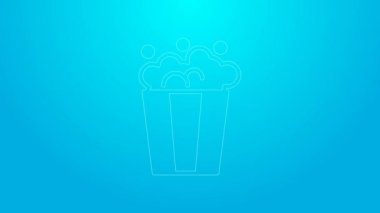 Mavi arka planda izole edilmiş karton kutuda pembe çizgi patlamış mısır. Patlamış mısır kutusu. 4K Video hareketli grafik canlandırması