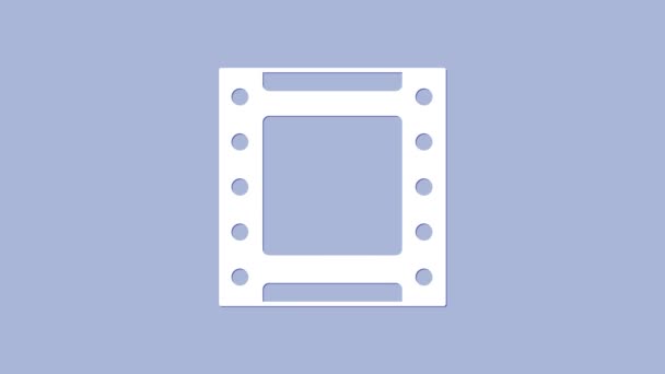 Weißes Wiedergabe-Video-Symbol isoliert auf lila Hintergrund. Filmstreifenschild. 4K Video Motion Grafik Animation — Stockvideo