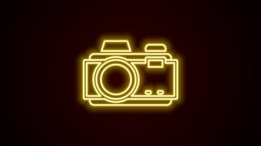 Parlayan neon hattı fotoğraf makinesi simgesi siyah arkaplanda izole edildi. Foto kamera. Dijital fotoğrafçılık. 4K Video hareketli grafik canlandırması