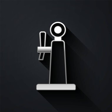 Siyah arkaplanda gümüş bira ikonu izole edildi. Uzun gölge tarzı. Vektör