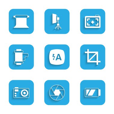 Otomatik flaşları, kamera deklanşörünü, bataryayı, fotoğraf, rulo kartuşu ve boş stüdyo simgesini ayarla. Vektör