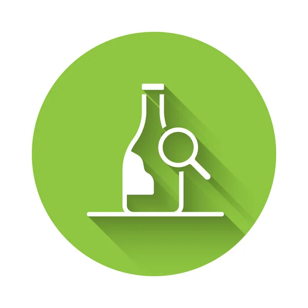 Weiße Flasche Wein Ikone isoliert mit langem Schatten Hintergrund. Details über Wein. Grüner Kreis-Knopf. Vektor — Stockvektor
