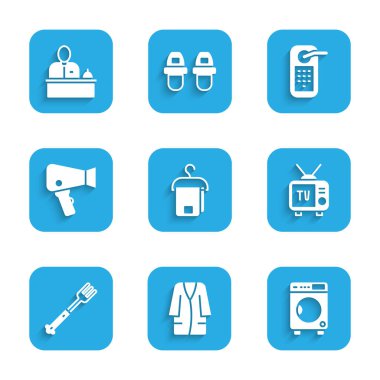 Havluyu askıya al, bornoz, çamaşır makinesi, Retro TV, Çatal, saç kurutma makinesi, dijital kapı kilidi ve otel resepsiyon ikonu. Vektör