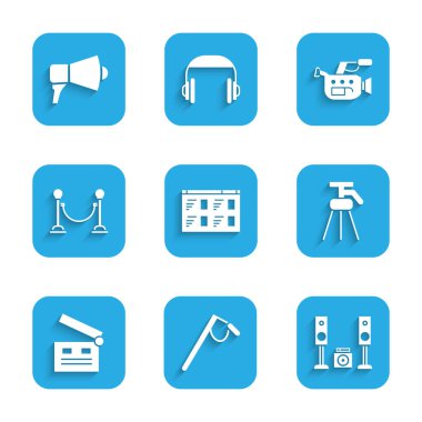 Çevrimiçi oyun videosu, mikrofon, iki hoparlörlü ev teybi, Tripod, Movie clapper, Halat bariyeri, Sinema kamerası ve Megaphone ikonu. Vektör