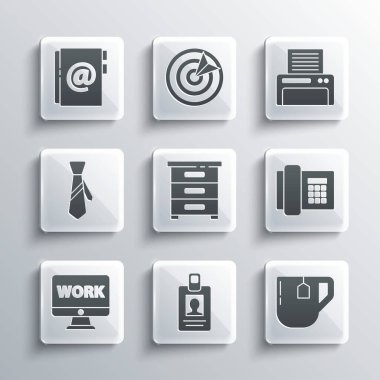 Kimlik kartı, çay poşeti, telefon, çekmece belgeleri, Monitör metin çalışmaları, kravat, adres defteri ve yazıcı simgesi. Vektör