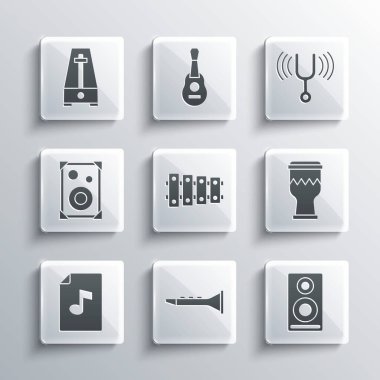 Klarnet, Stereo hoparlörü, Drum, ksilofon notalı müzik kitabı, Metronom sarkacı ve müzikal diyapazon ikonu. Vektör