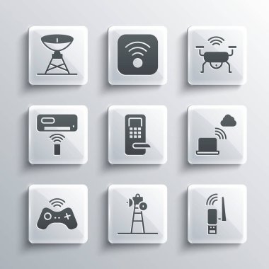 Uydu anteni, Usb kablosuz adaptörü, Ağ Bulutu bağlantısı, Dijital kapı kilidi, Kablosuz oyun alanı, Klima ve Akıllı İHA sistem simgesi ayarla. Vektör
