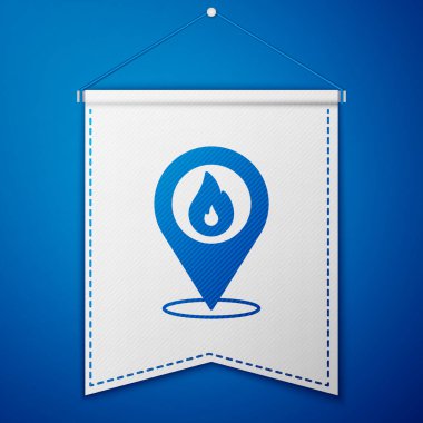 Mavi arkaplanda ateş alev ikonu olan mavi harita işaretçisi. Yakında yangın var. Beyaz flama şablonu. Vektör