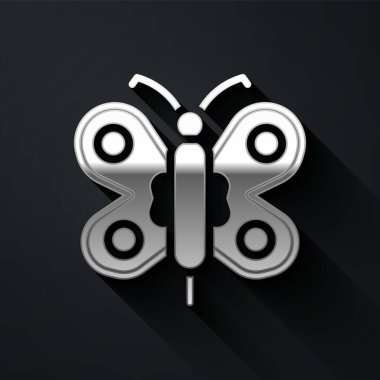 Gümüş Kelebek simgesi siyah arkaplanda izole edildi. Uzun gölge tarzı. Vektör.