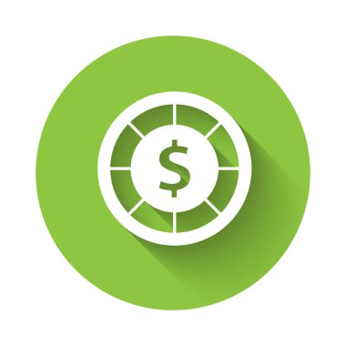 Beyaz Kumarhane yonga simgesi uzun gölgeli izole edilmiş. Kumarhane kumarı. Yeşil daire düğmesi. Vektör