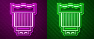Parlayan neon çizgisi fotoğraf makinesi ikonu mor ve yeşil arkaplanda izole edilmiş. Vektör