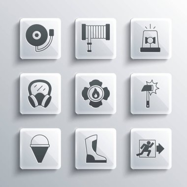 Yangın botları, çıkış, itfaiyeci baltası, koni kovası, gaz maskesi alarm zili ve Flasher siren ikonu. Vektör