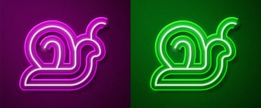 Parlayan neon çizgisi Salyangoz simgesi mor ve yeşil arkaplanda izole edildi. Vektör