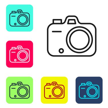 Siyah çizgi fotoğraf makinesi simgesi beyaz arkaplanda izole edildi. Foto kamera. Dijital fotoğrafçılık. Renkli kare düğmelerle simgeleri ayarla. Vektör