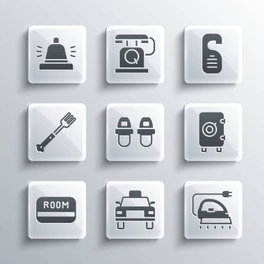Taksi arabası, elektrikli ütü, kasa, otel terlikleri, anahtar kartı, çatal, servis zili ve lütfen ikonu rahatsız etmeyin. Vektör