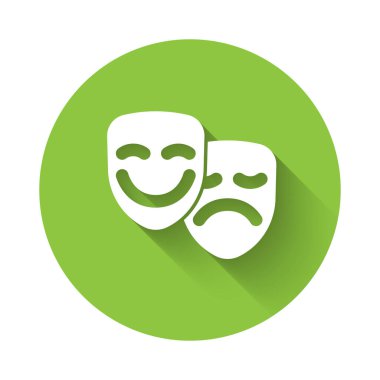 Beyaz komedi ve trajedi teatral maskeler uzun gölgeli arka planda izole edilmiş. Yeşil daire düğmesi. Vektör
