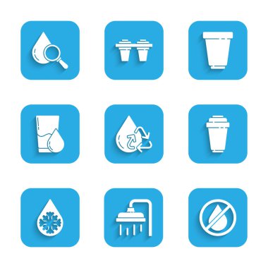 Temiz su, duş başlığı, su damlası, filtre kartuş, çözeltisi, suyla karıştırılmış bardak ve büyüteç simgesini ayarlayın. Vektör