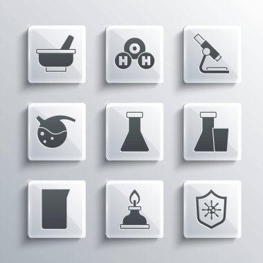 Alkol ya da ruh yakıcıyı, kalkanı virüsten, deney tüpünden ve şişeden, laboratuvar cam deney tüpünden, havan topuzundan ve mikroskop ikonundan koru. Vektör