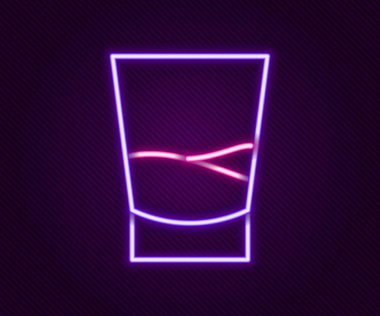 Parlayan neon hattı. Siyah arka planda izole edilmiş votka ikonu camı. Renkli taslak konsepti. Vektör.