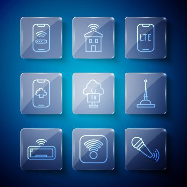 Bilgisayar klavyesini Wi-Fi kablosuz internet mikrofon LTE ağ Akıllı Tv Bulut teknoloji Mobil 'ini Wi-fi ve Anten simgesi ile ayarla. Vektör.