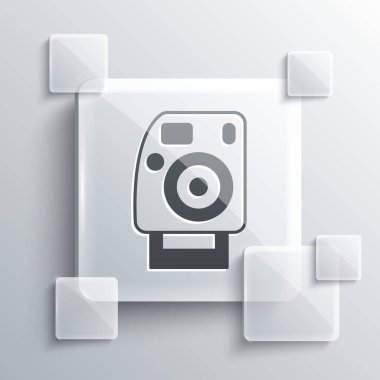 Gri fotograf makinesi simgesi gri arkaplanda izole edildi. Foto kamera. Dijital fotoğrafçılık. Kare cam paneller. Vektör.