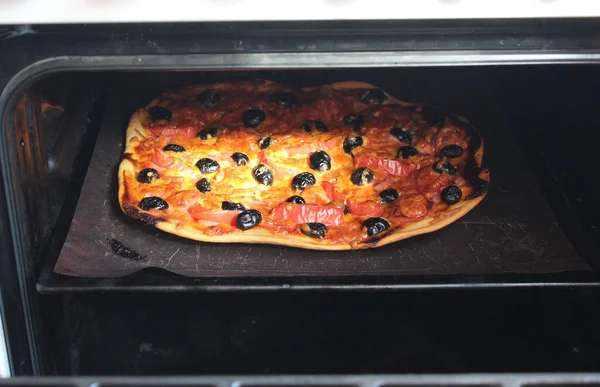 Fırından Taze Yapımı Pizza — Stok fotoğraf