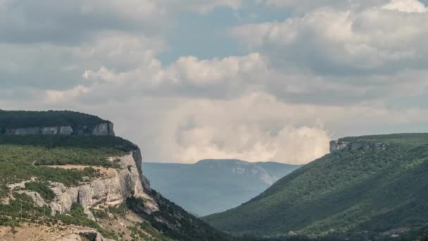 Montanhas verdes, lapso de tempo, paisagem — Vídeo de Stock