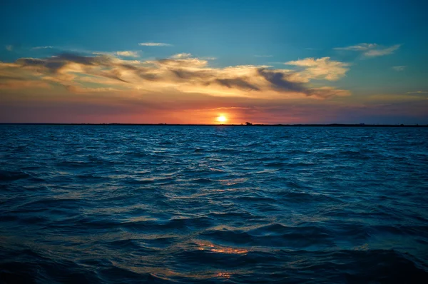 Sunset over lake Balkhash — Stock Photo, Image