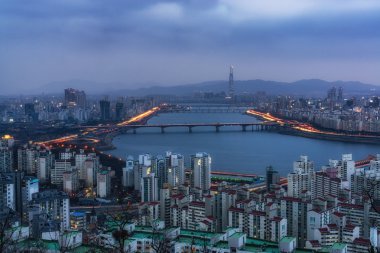 Han Nehri üzerinden gece görünüm