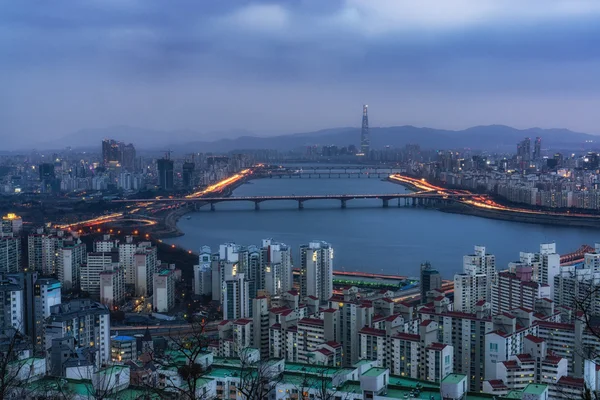 Han Nehri üzerinden gece görünüm