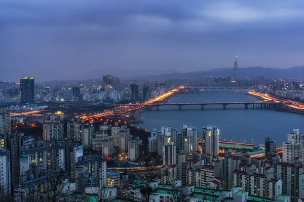 Han Nehri üzerinden gece görünüm