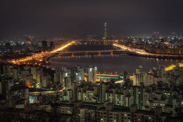 Vista noturna sobre o rio han — Fotografia de Stock