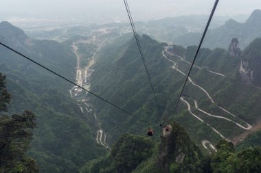 tianmen dağın dolambaçlı yol