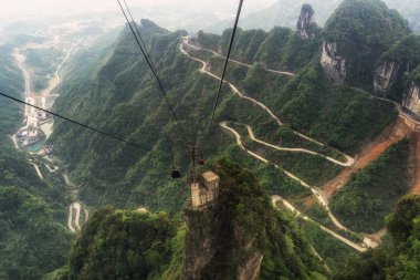 tianmen dağın dolambaçlı yol