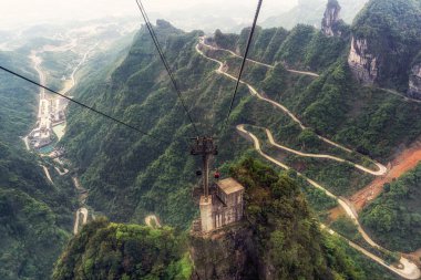 tianmen dağın dolambaçlı yol