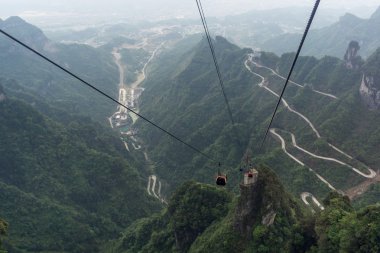 tianmen dağın dolambaçlı yol