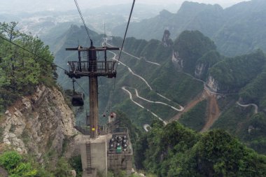 tianmen dağın dolambaçlı yol