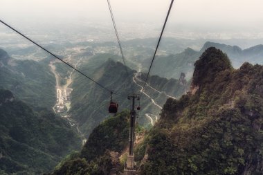 tianmen dağın dolambaçlı yol