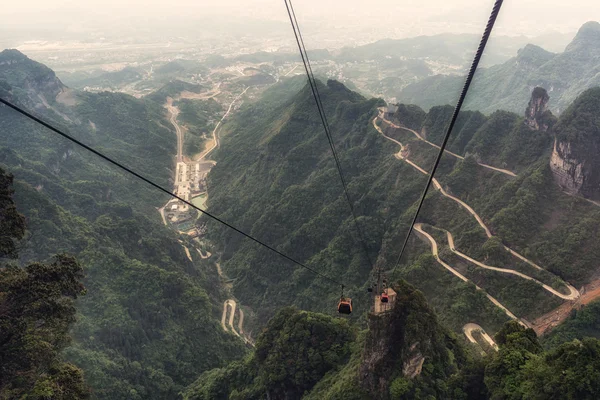 Tianmen mountain winding road — Stock Photo, Image