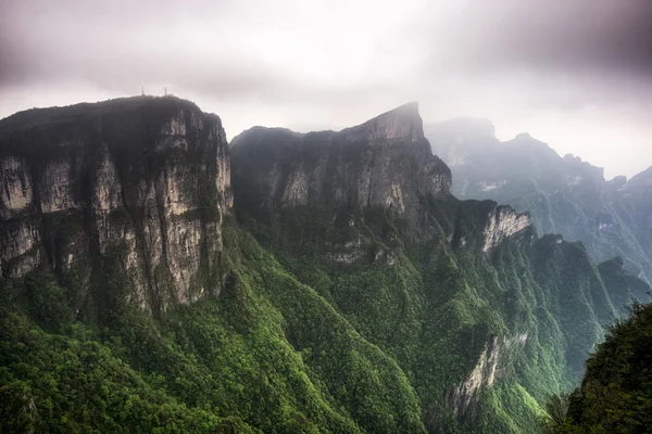 Tianmen hegyi táj és Nézőpont — Stock Fotó