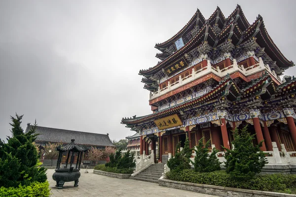 Tianmen hegyi templom építészeti — Stock Fotó