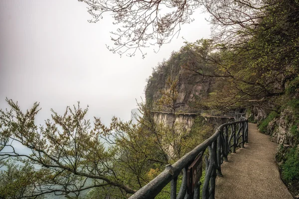 Tianmen paisagem montanhosa e miradouro — Fotografia de Stock