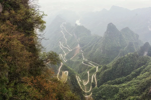 Tianmen mountain winding road — Stock Photo, Image