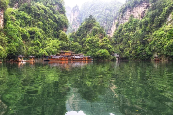 Baofeng lake landschap — Stockfoto